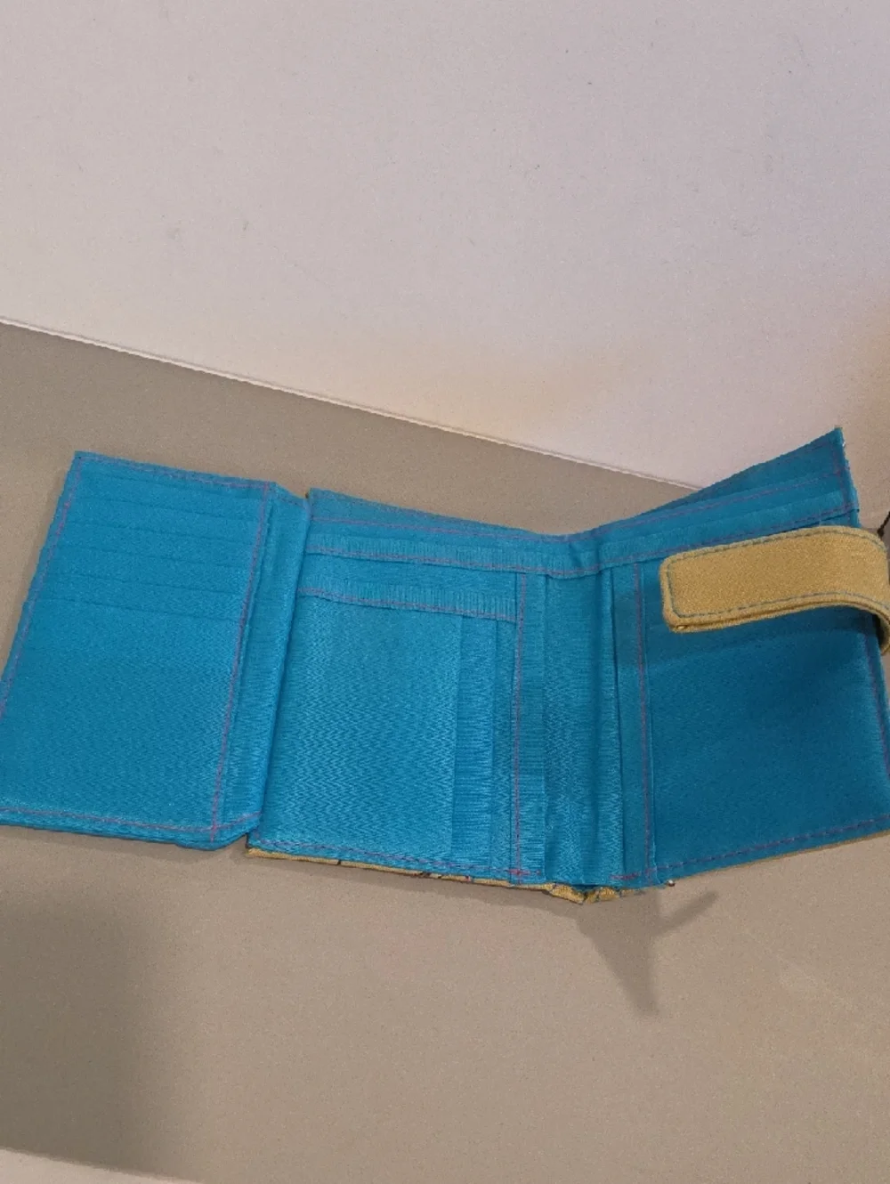 Travelon Canvas Floral-Print Women’s Wallet - Beige - Picture 4 of 8